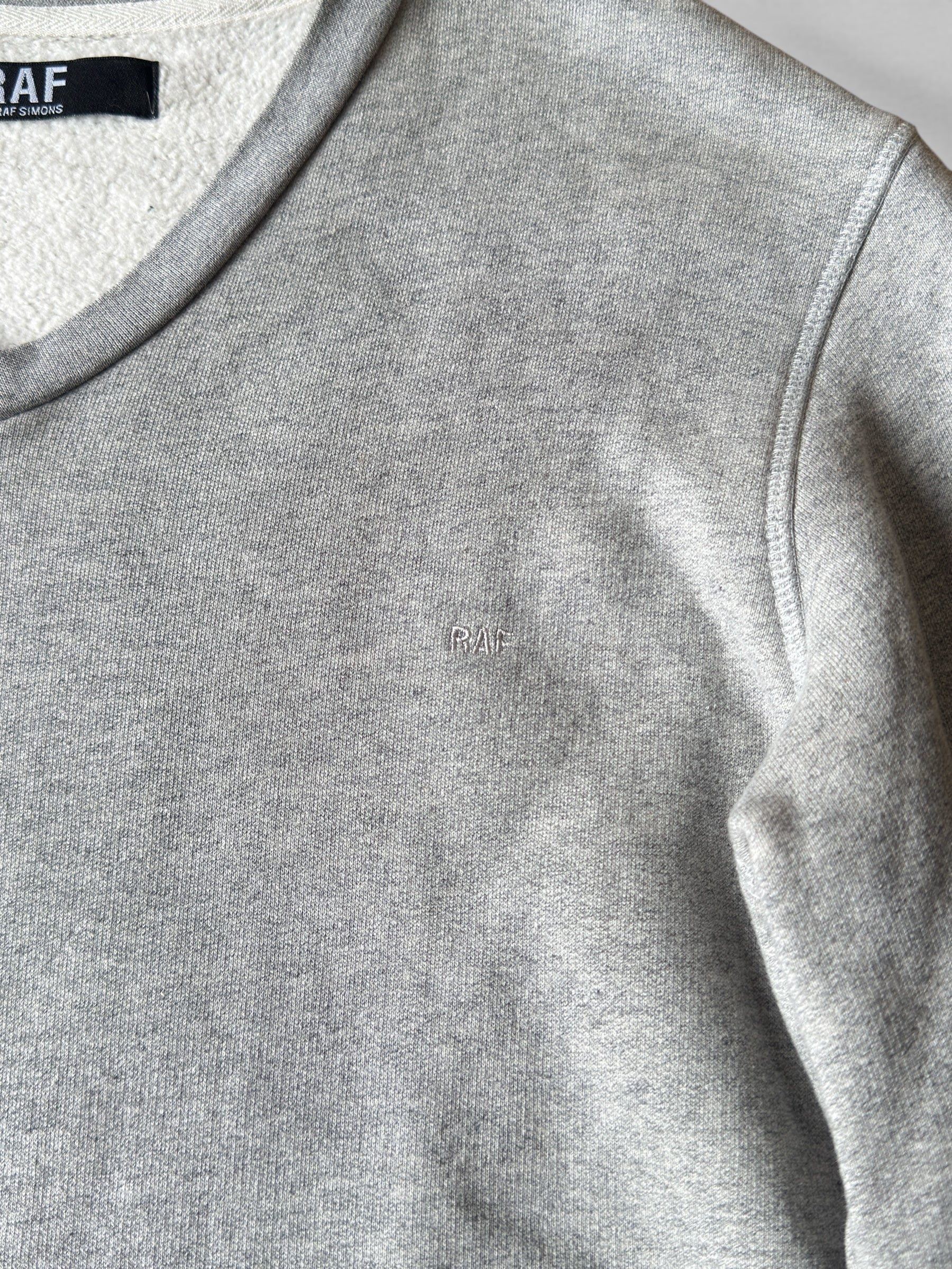 07AW "RAF SIMONS" V-NECK SWEATSHIRT